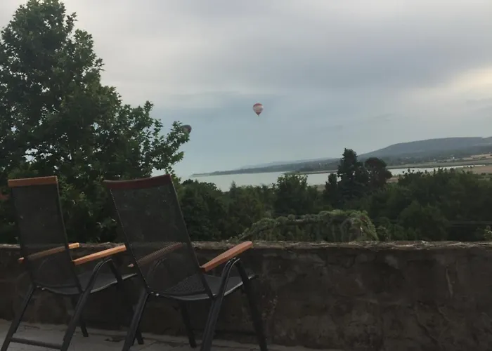 Classy Panorama Appartement Tihany